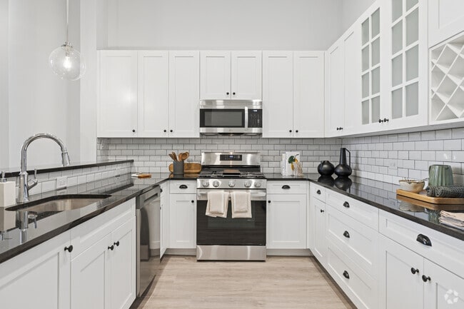 2BR, 2BA - Kitchen