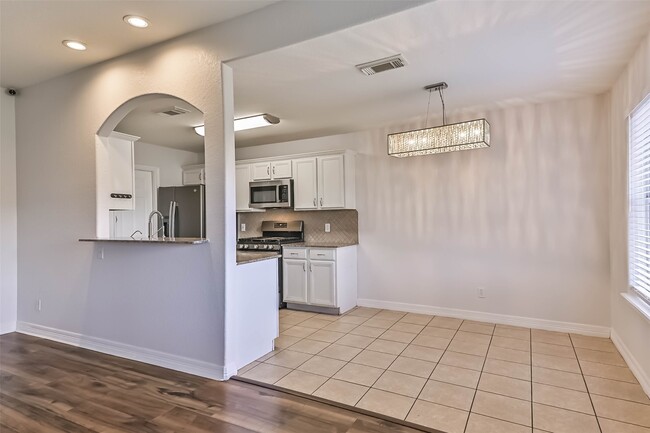 Building Photo - 911 Ruth Cir Rental