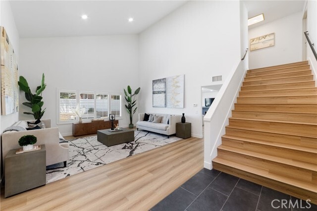 Photo - 25381 MacKenzie St