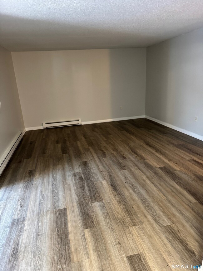 Building Photo - 32 Burgundy Hill Ln Unit 32