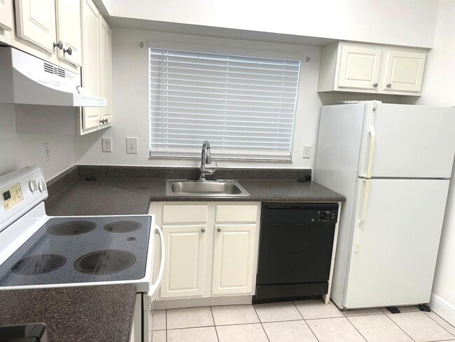 Photo - 2331 NW 96th Ter Unit 17-M