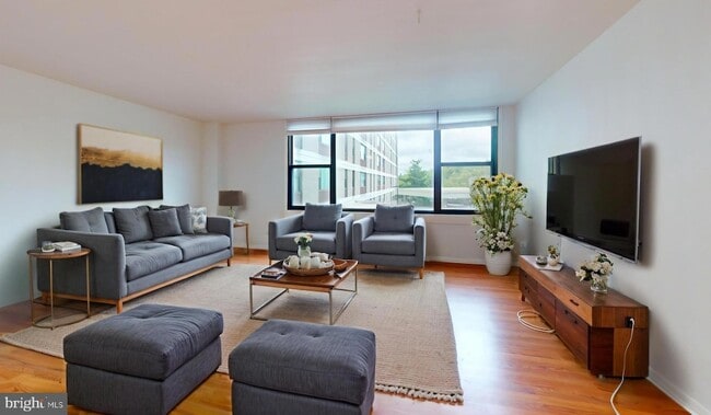 Building Photo - 4600 Duke St Unit 512 Rental
