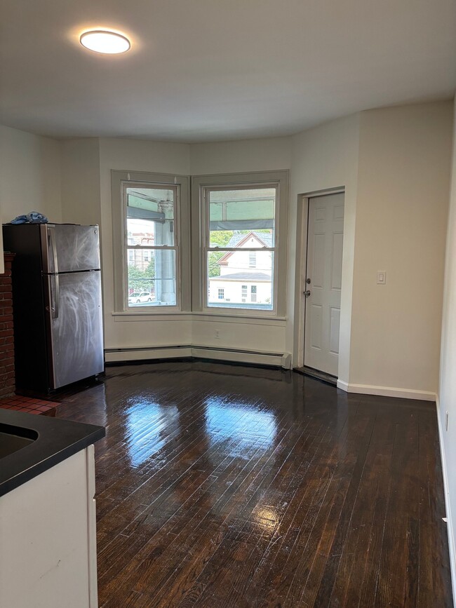 Photo - 205 Ontario St Unit 3