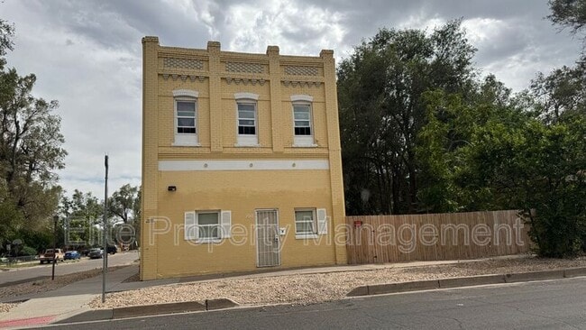 Building Photo - 200 W Arroyo Ave Unit B Rental