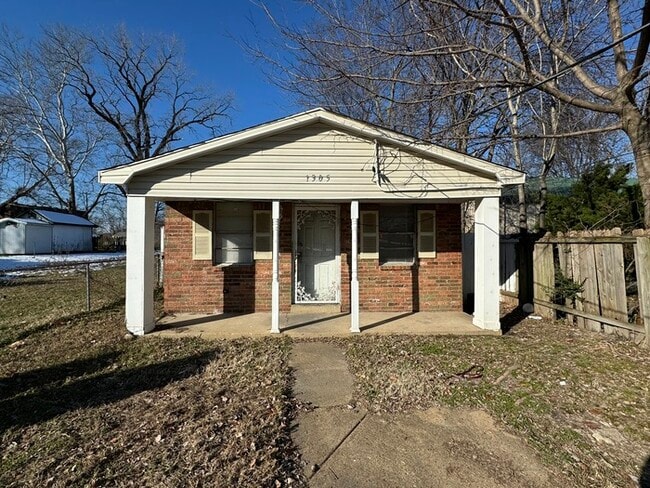 Building Photo - 1305 Adelaide St Rental