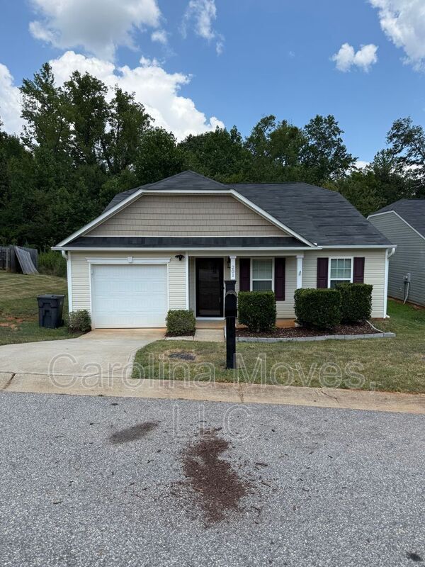 Photo - 201 Katrina Ct