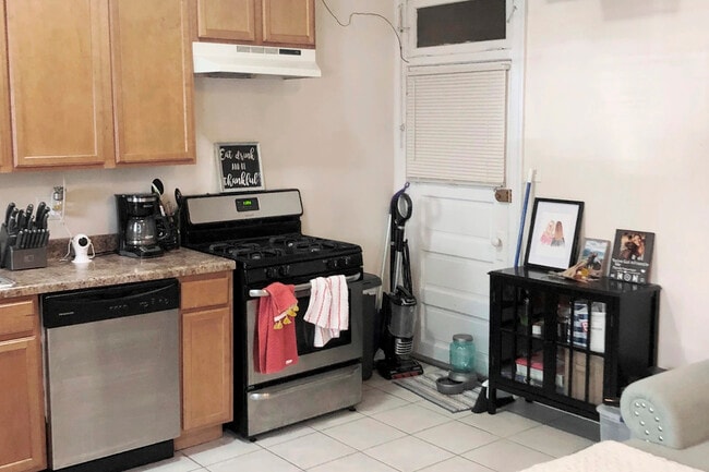 Photo - 3321 N Lakewood Ave Unit 3325-Garden