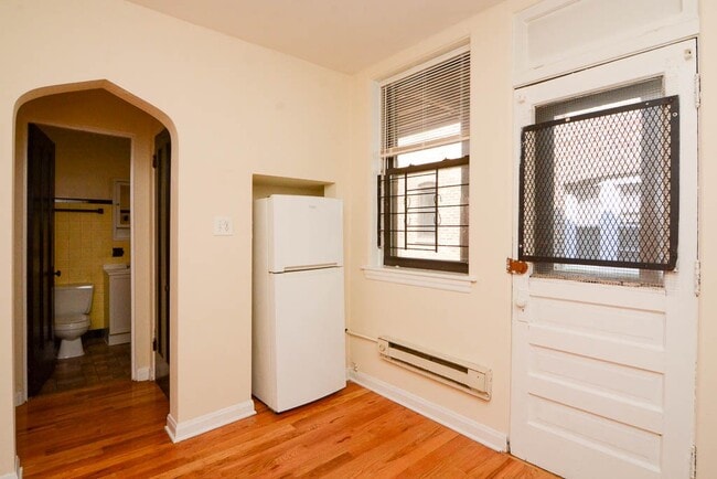 Photo - 4422 N Wolcott Ave Unit B3