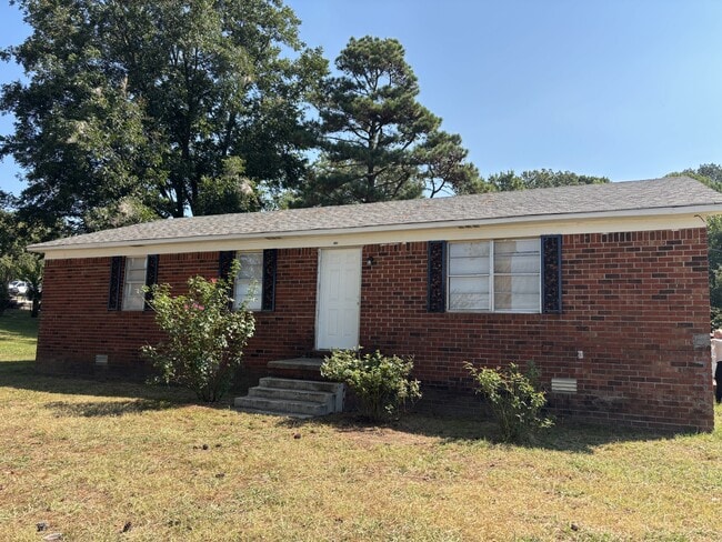 Photo - 390 Springfield Rd House
