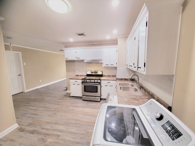 Photo - 4108 Ridgedale Rd