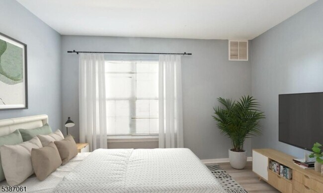 Photo - 914 Cedar Ct