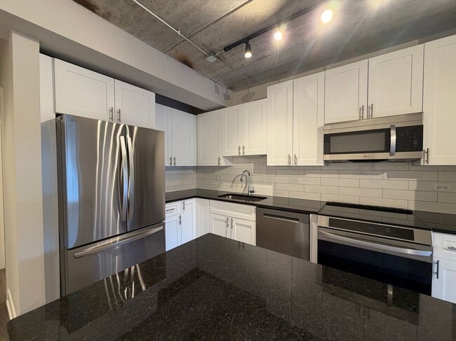 Photo - 952 W Carmen Ave Unit 309