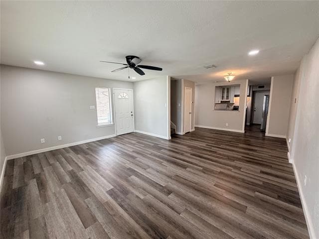 Photo - 2412 Lakeview Cir