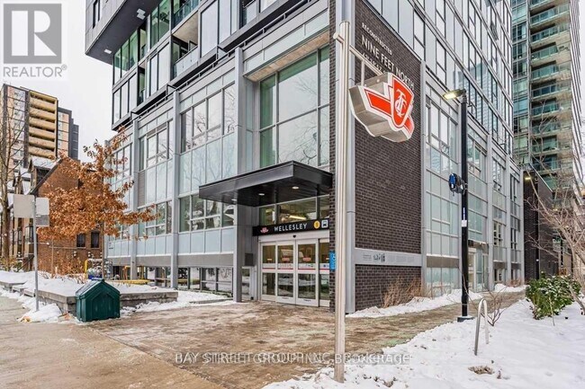 Photo - 17 Dundonald St Unité 304