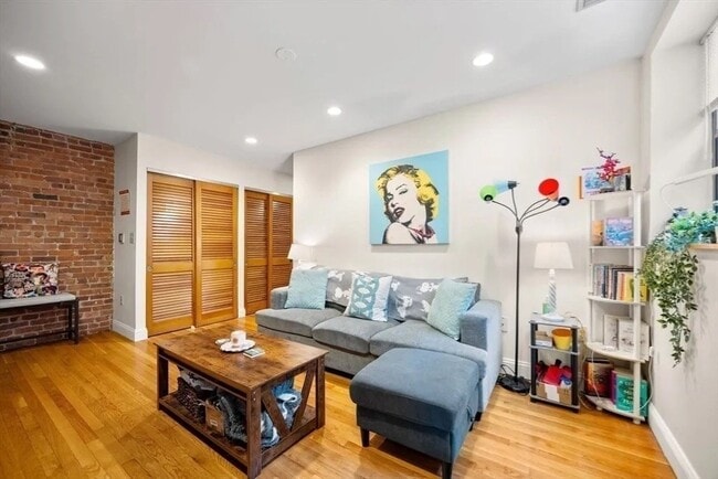 Photo - 95 Gainsborough St Unidad 307