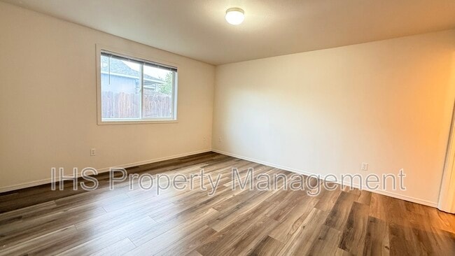 4010 Dartmoor Ln