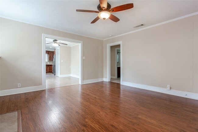 Photo - 6922 Lindsley Ave