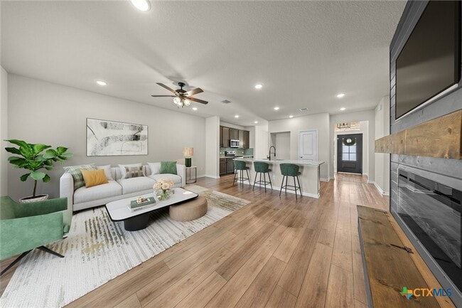 Building Photo - 1821 Holleman Dr Rental