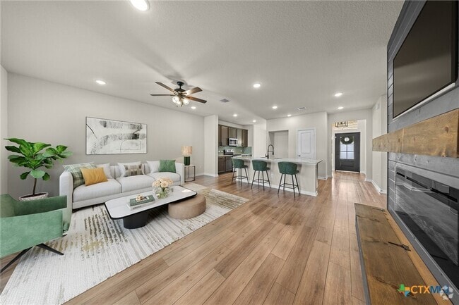 Building Photo - 1821 Holleman Dr Rental