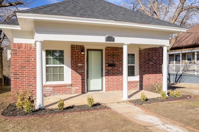 Photo - 607 N Evans Ave
