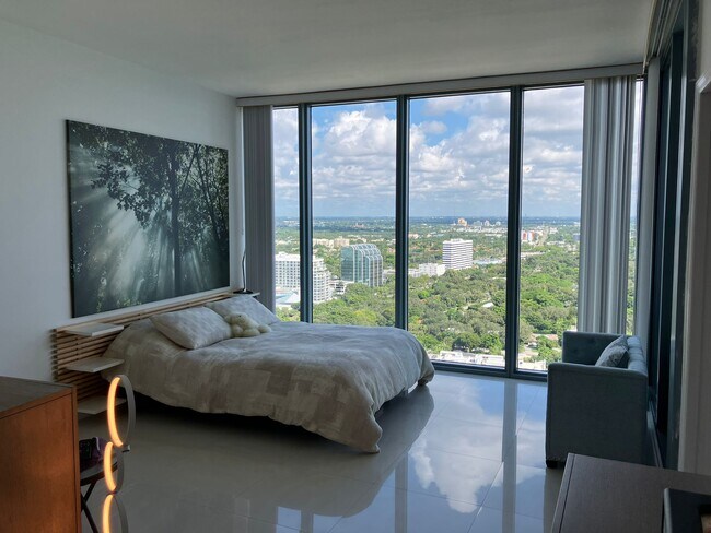 Photo - 325 S Biscayne Blvd