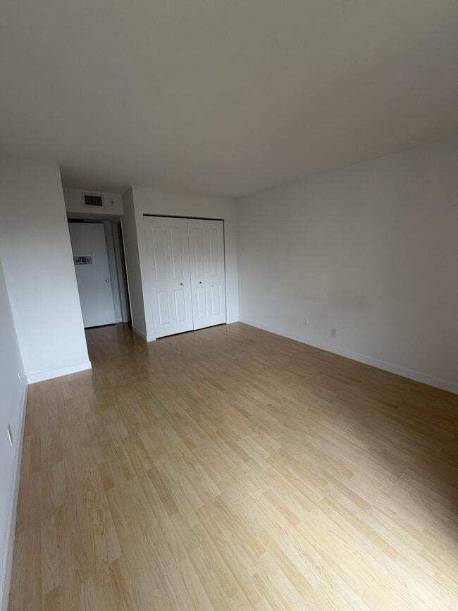 Photo - 3590 Blue Lake Dr Unidad 405