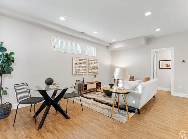 Building Photo - 1245 Utica St Rental