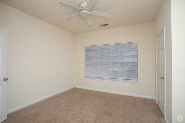 2BR, 2BA - 1252SF