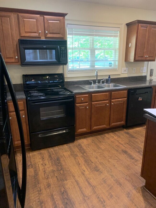 Photo - Eagles Landing 4 Bedroom Available for Fall 2026!!