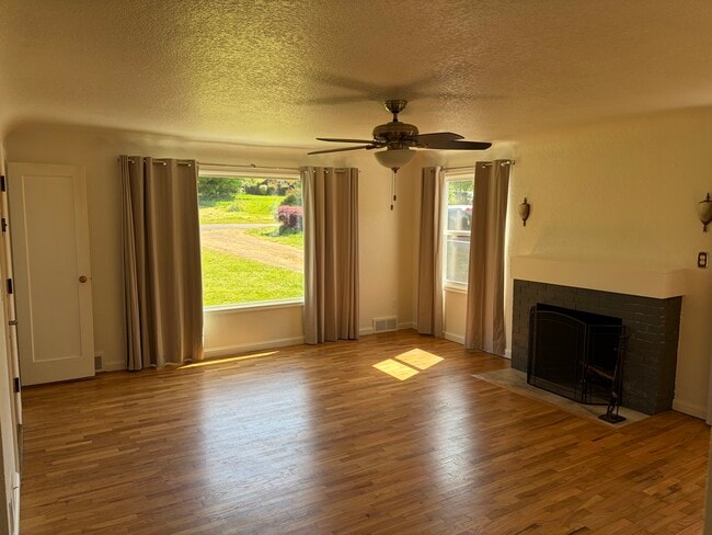 Photo - 15119 SE Kronberg Ave