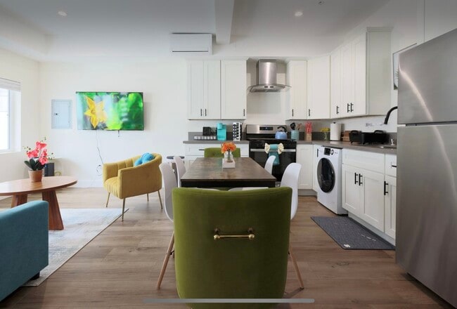 Photo - 2806 S Palm Grove Ave