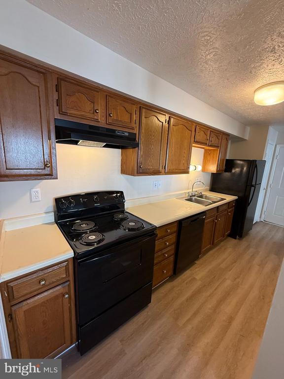 Building Photo - 900 Cedar Crest Ct N Unit 900-E