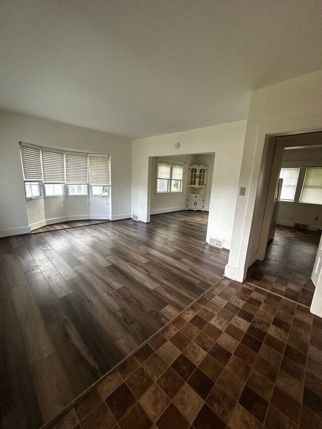 Photo - 104-104 Morley Pkwy Unit 104