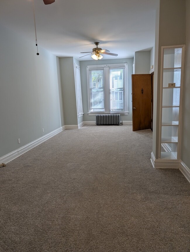 1752 W School St Unit 1