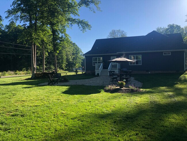 Photo - 300 Clancey Ln