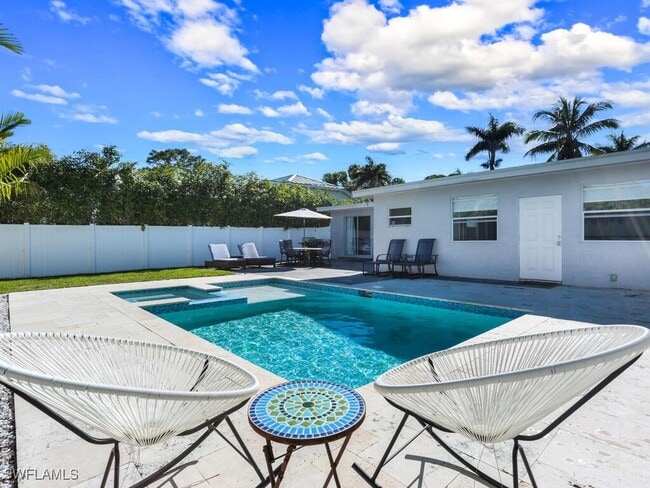 Photo - 1279 10th Ave N