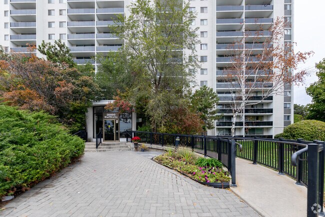 3000 Dufferin St