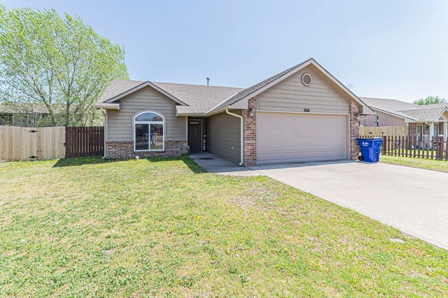 Ranch Style Single Family Home - Ranch Style Single Family Home
