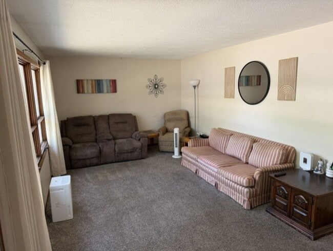 Photo - 3 BR, 1 bath, fenced in back yard