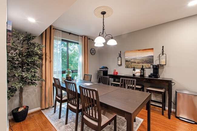 Photo - 2037 Royal Fern Ct Unit 22C