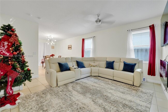 Photo - 101 NE 37th Pl