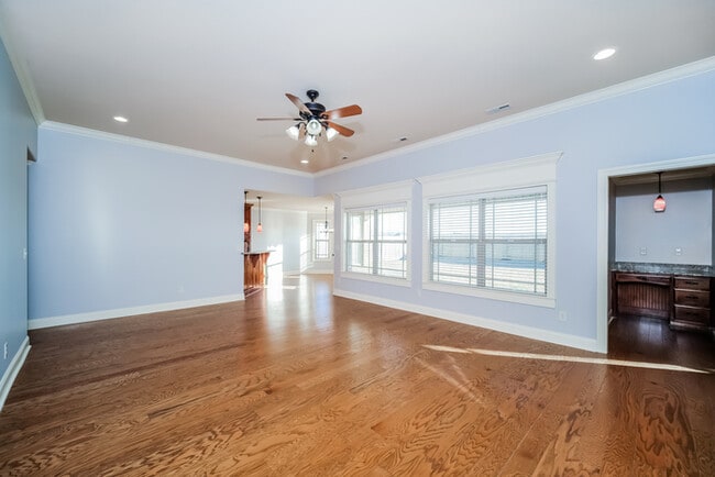 Photo - 111 Carleighfalls Dr