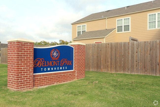 Building Photo - Belmont Park Townhomes