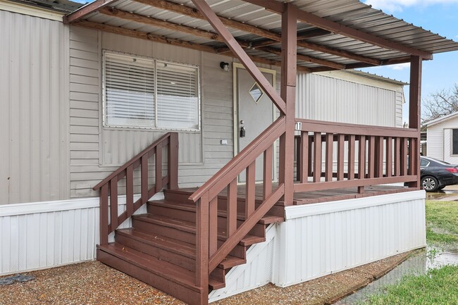 Photo - 2222 N Austin Ave