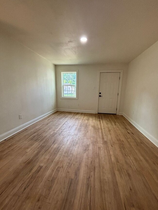 213 Kelly St