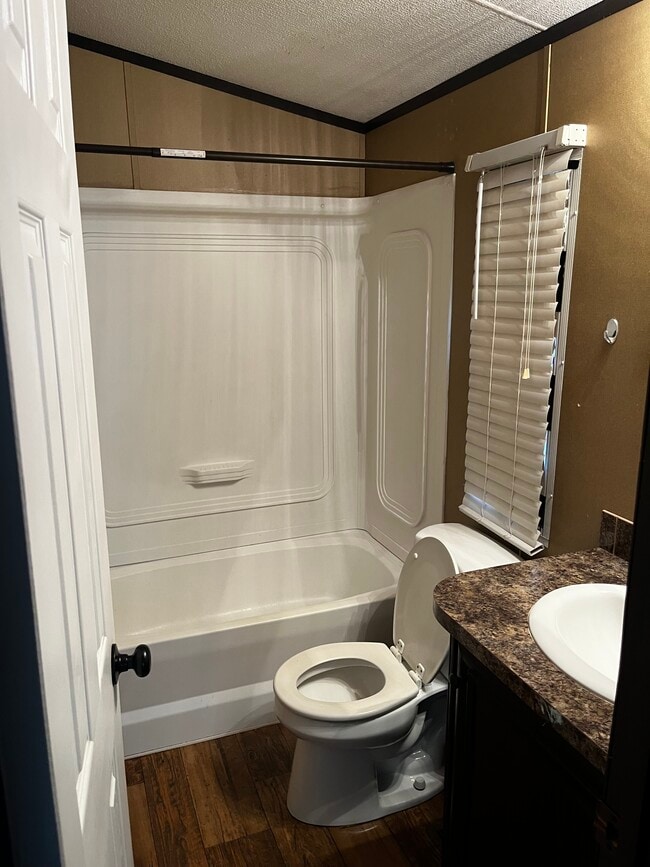 Photo - 513 N Avenue F