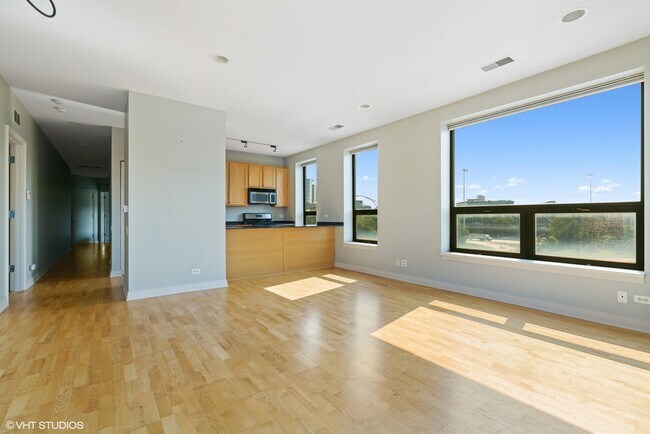 Photo - 859 W Erie St Unit 407