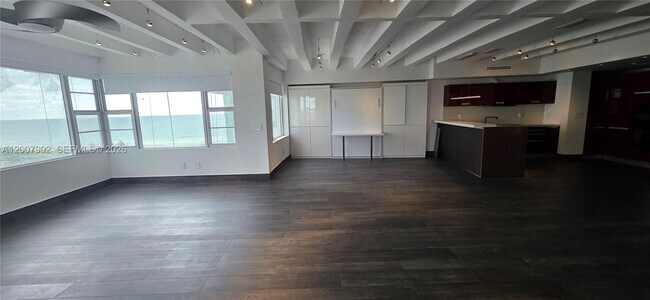 Photo - 5255 Collins Ave Unidad 7G