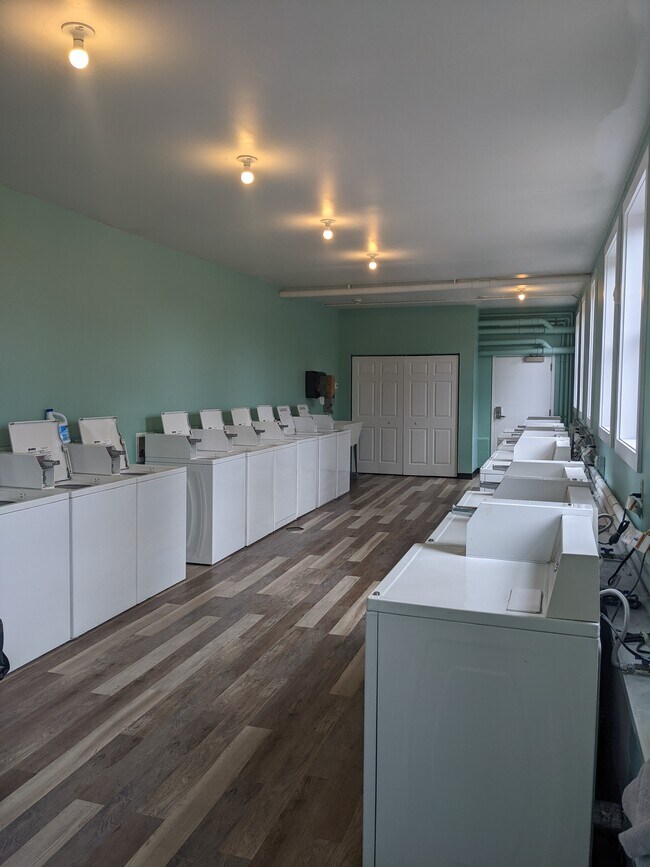 348 College St., Mail Room / Laundry