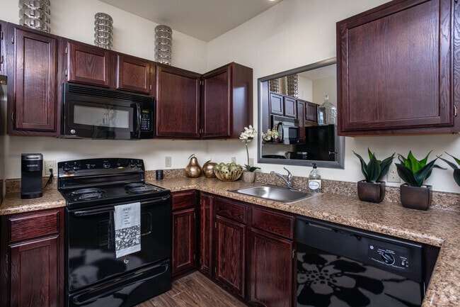 2BR, 2BA - 1,093SF - Kitchen